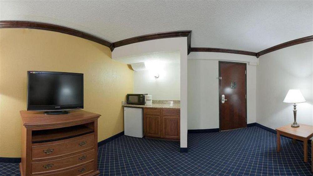 Holiday Inn Express & Suites Nashville-I-40 & I-24 Kültér fotó