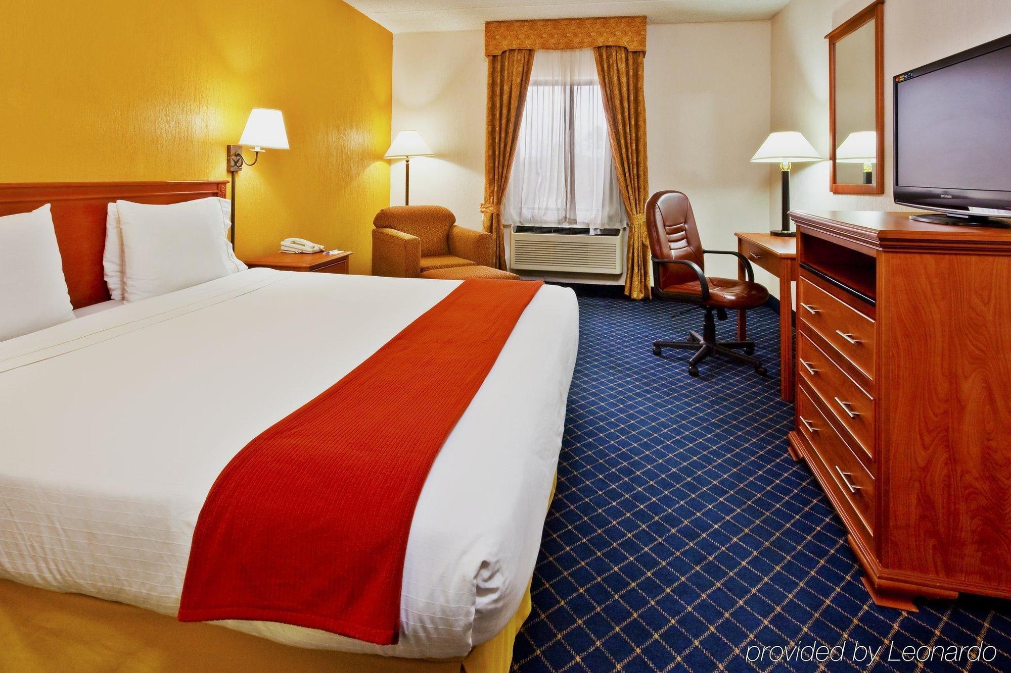 Holiday Inn Express & Suites Nashville-I-40 & I-24 Kültér fotó