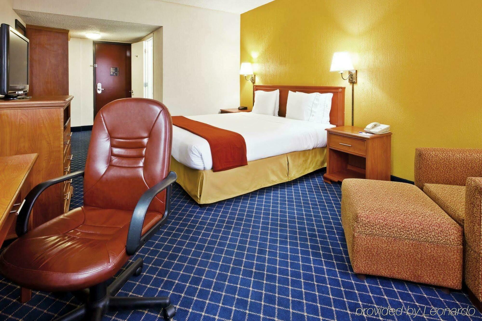 Holiday Inn Express & Suites Nashville-I-40 & I-24 Kültér fotó